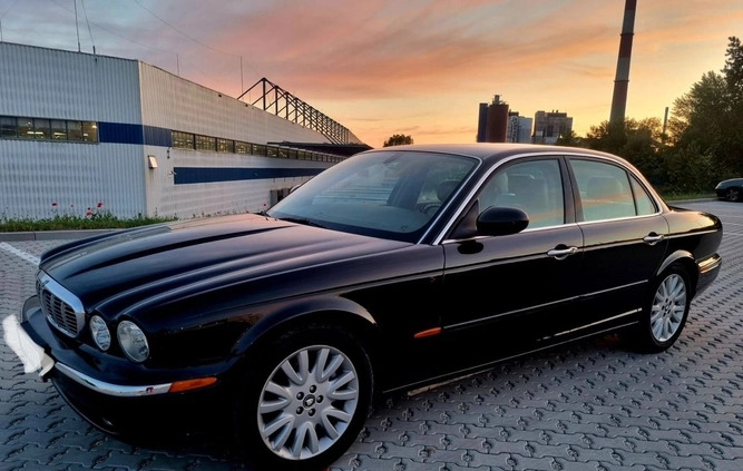 Jaguar XJ cena 54900 przebieg: 220000, rok produkcji 2003 z Poznań małe 407